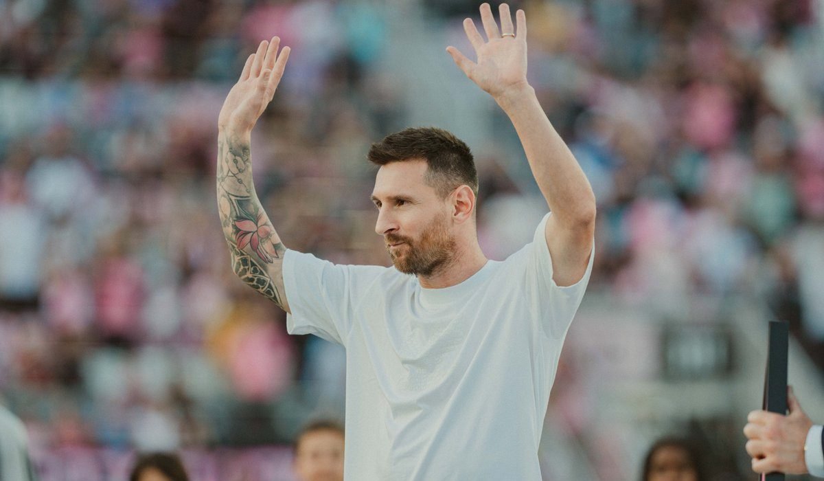 20 دقيقة لـ “ميسي” تحول ملعب كولكاتا من حلم تاريخي إلى ساحة فوضى