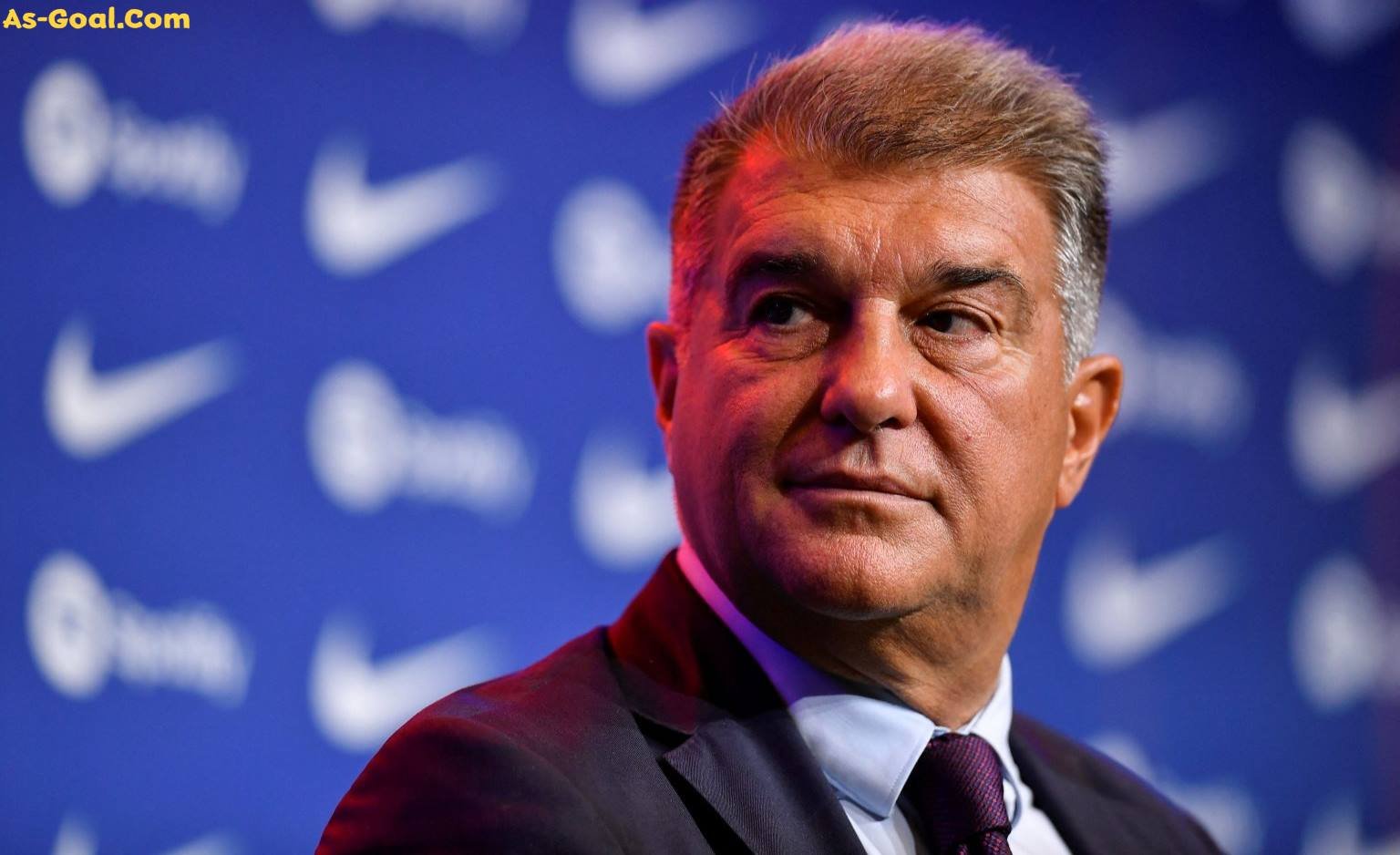 أزمة دفاع برشلونة.. هل يتحرك “لابورتا” في الشتاء أم يمنحهم قبلة الحياة؟