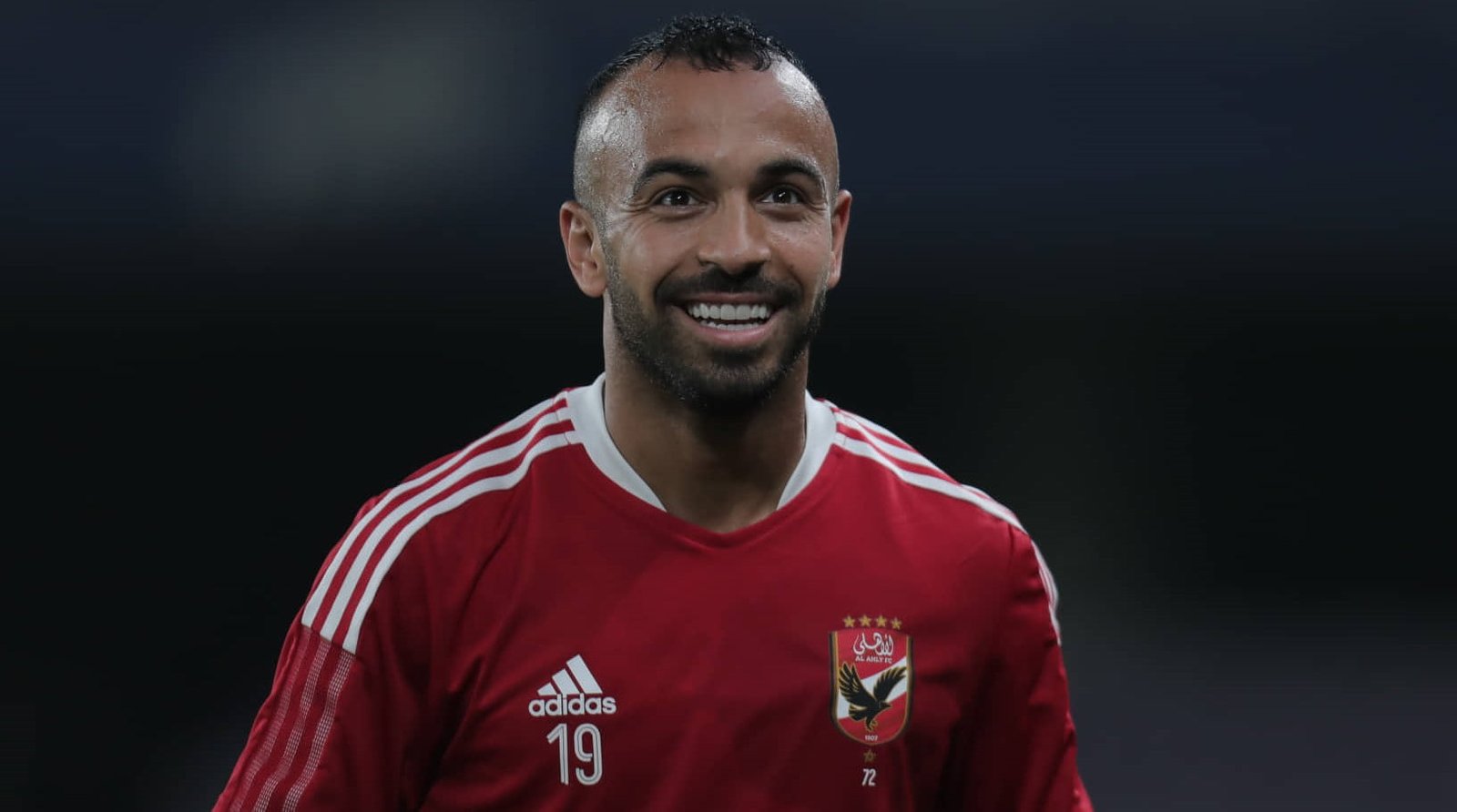 أفشة يطلب حسم مصيره.. عروض خارجية ومحلية تضعه على أعتاب الرحيل