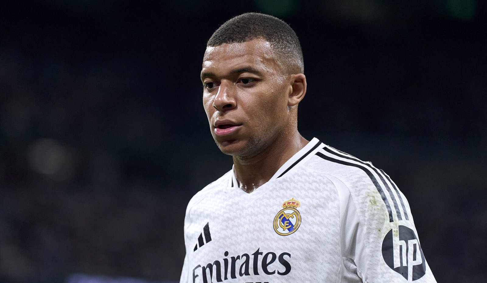 تفاصيل إصابة كيليان مبابي وغيابه المؤكد عن ديربي السوبر الإسباني