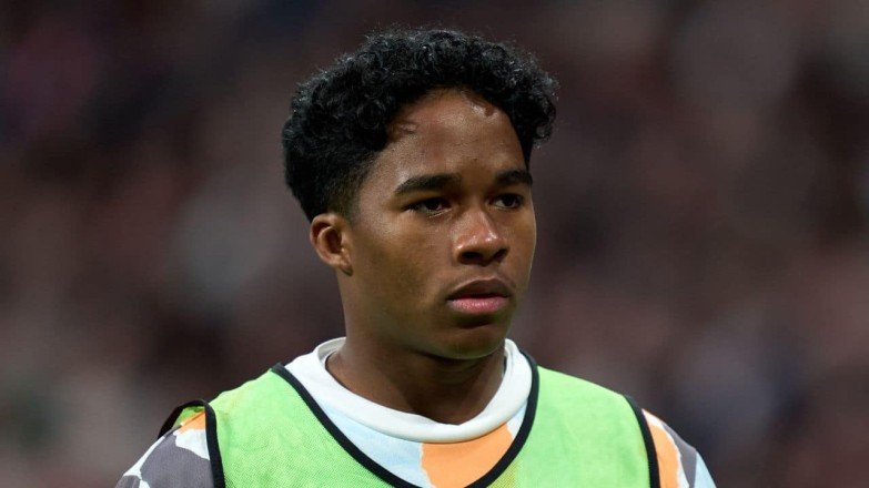 ريال مدريد يفرض “شرط الـ 25 مباراة” لنقل إندريك إلى الدوري الفرنسي