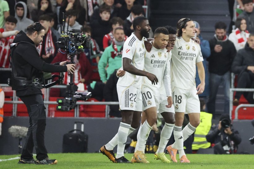 ريال مدريد يكتسح بيلباو بثلاثية ويضيق الخناق على برشلونة