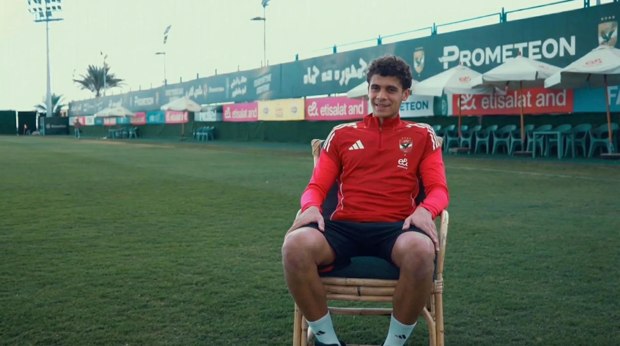 كواليس الصدام المالي بين الأهلي وبرشلونة حول حمزة عبد الكريم