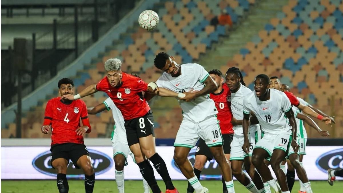 منتخب مصر تُسقط نيجيريا بثنائية وتعلن الجاهزية لغزو أدغال إفريقيا