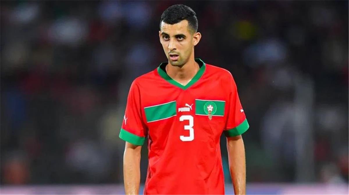 أزمة الأجانب تؤجل الإعلان الرسمي عن صفقة “بلعمري” إلى النادي الأهلي