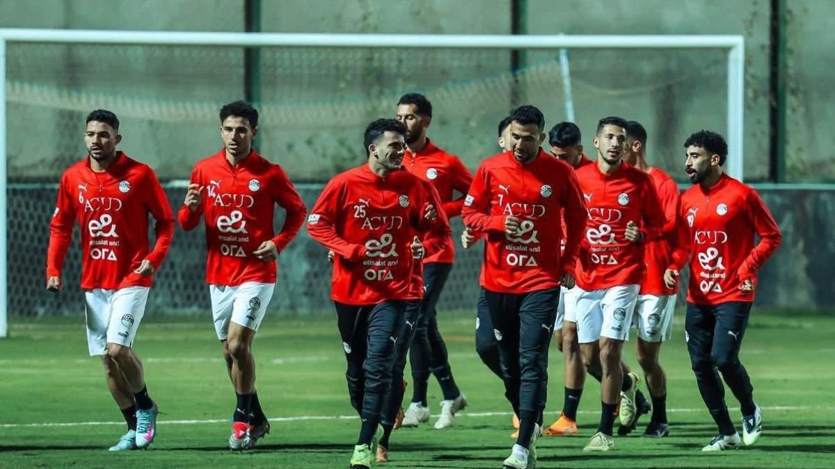 تطورات إصابة نجم منتخب مصر وموقفه من موقعة بنين الحاسمة