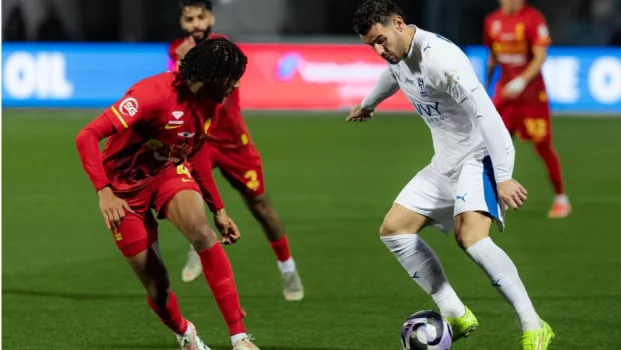 سالم الدوسري يُنقذ الهلال: تعادل مثير يحسم قمة الهلال والقادسية