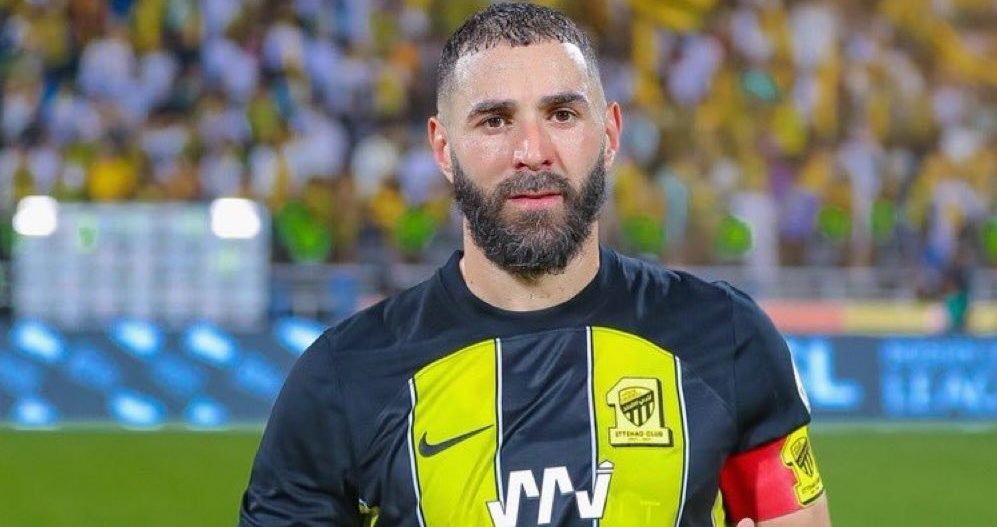 عملاق تركي يفتح أبواب الخروج لـ بنزيما من جحيم أزمة التجديد في الاتحاد