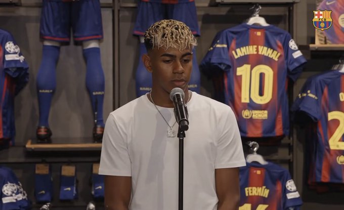 لامين يامال يحسم الجدل حول مستقبله ويطلب البقاء في برشلونة “مدى الحياة”