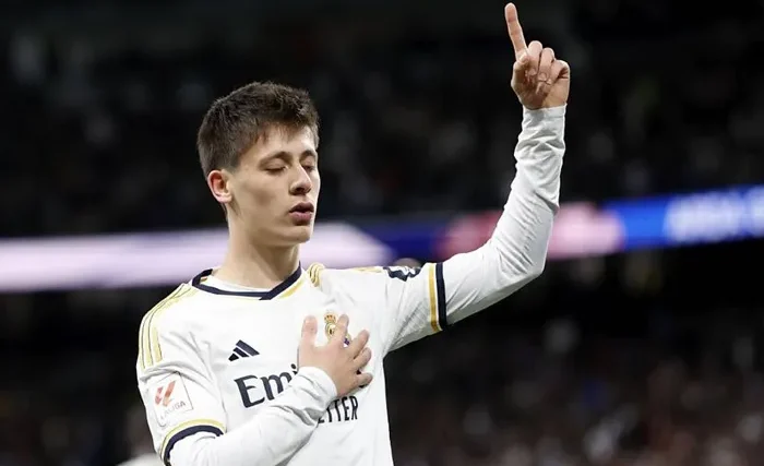 ضربة موجعة للملكي: الإصابة تلاحق أردا جولر وتوقعات بغيابه عن موقعة ريال بيتيس