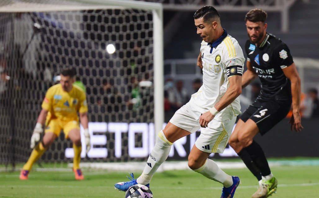 النصر يكتسح الشباب برباعية ويعزز صدارته في الدوري السعودي