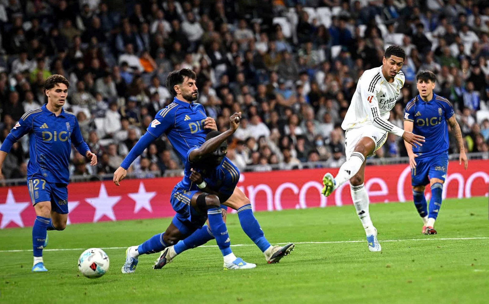 ريال مدريد يتجاوز أوفييدو بثنائية في الدوري الإسباني