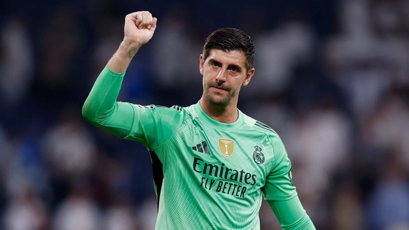 كورتوا يكسر صمته برسالة عاطفية لجماهير ريال مدريد بعد ضياع الليجا