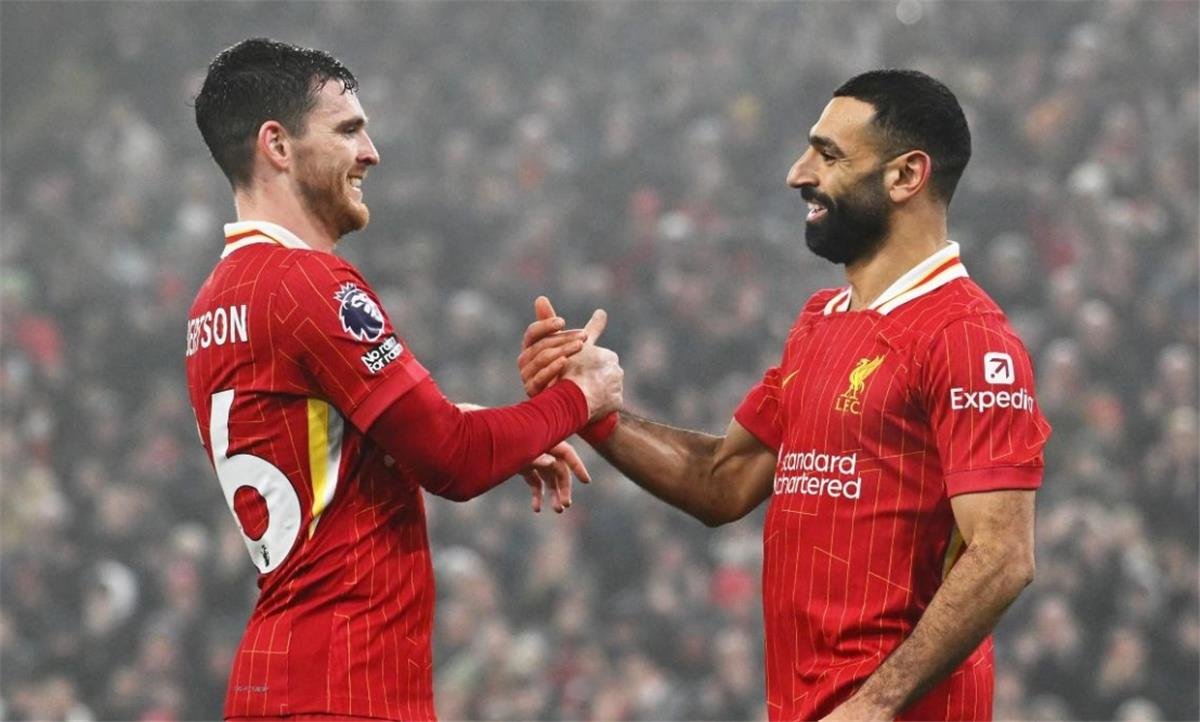 ليفربول يُكرم صلاح وروبرتسون بفيلمين وثائقيين من إنتاجه