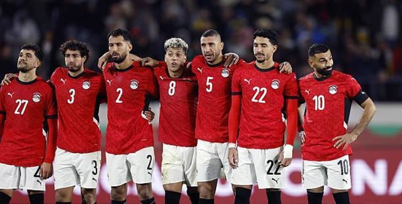 أحمد بلال يطالب بتوظيف محمد صلاح في مركز آخر لخدمة هذا اللاعب بالمنتخب