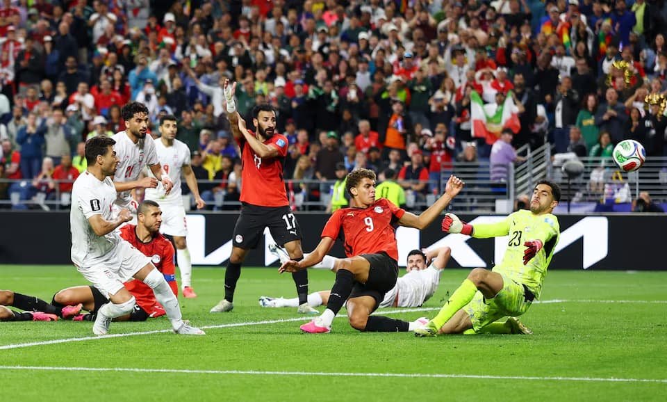 إبراهيموفيتش يفتح النار على الـ VAR بعد إلغاء هدف إيران: “دمرتم أحلام شعب كامل”