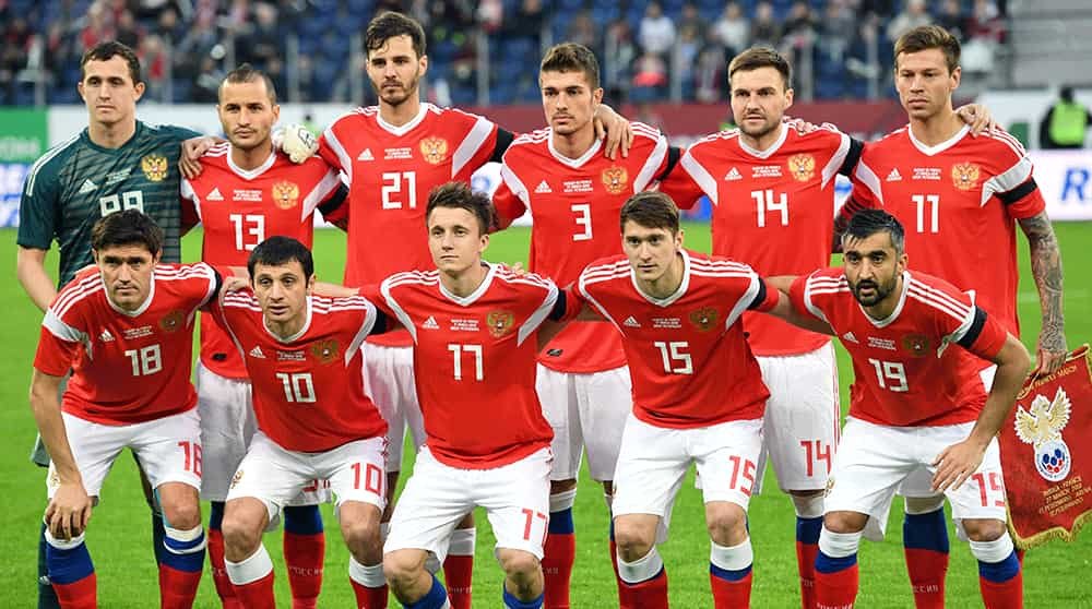الفيفا يرفع الحظر عن الكرة الروسية ويسمح بعودة الناشئين للملاعب الدولية