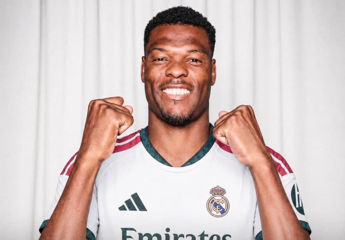 رسمياً.. ريال مدريد يضم الهولندي “دينزل دومفريس”