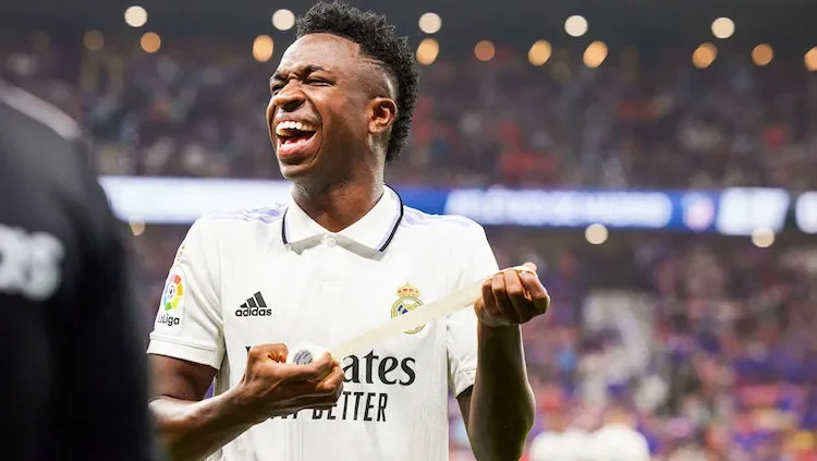 ريال مدريد يضع خطة حاسمة لتجديد عقد “فينيسيوس جونيور”