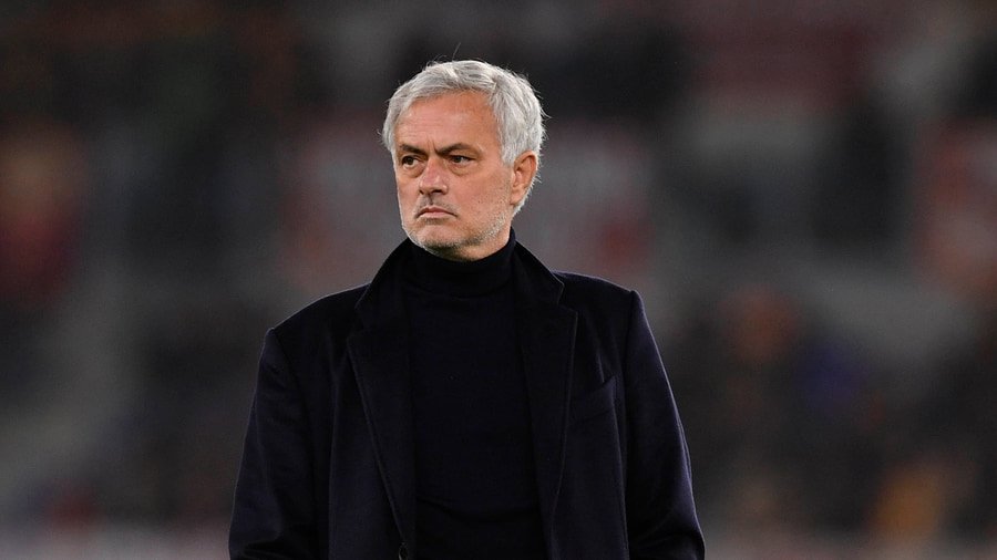 مورينيو يحدد بديل ألابا ويرغب في نقل صخرة بنفيكا إلى ريال مدريد