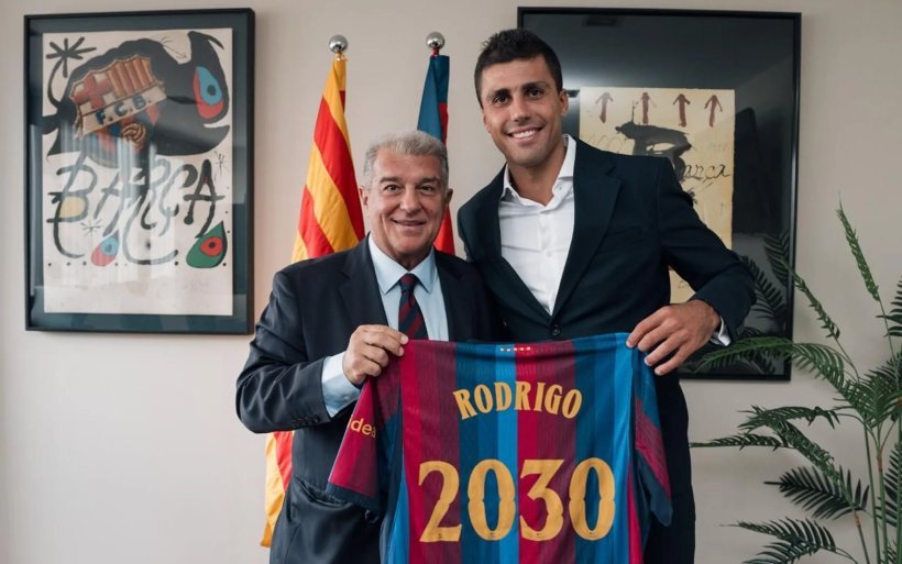 رسمياً.. برشلونة يتعاقد مع النجم الإسباني “رودري” حتى عام 2030