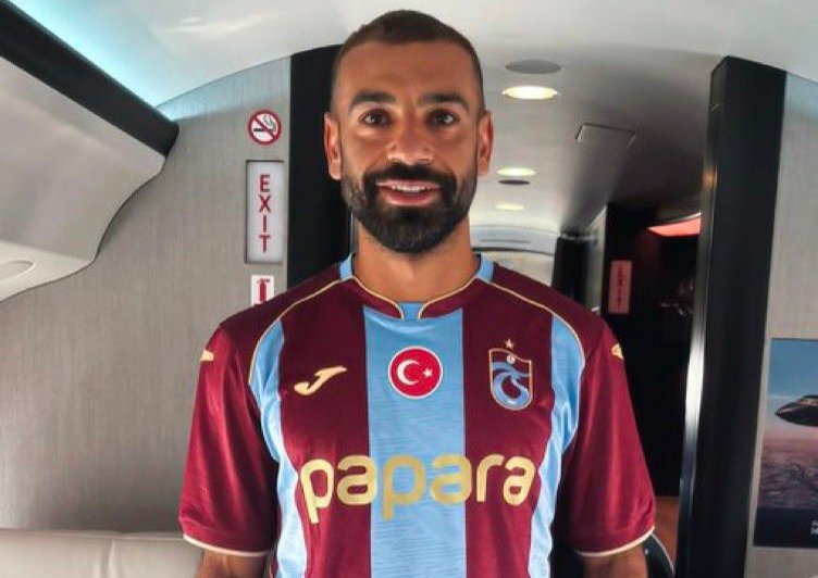 صلاح بعد انتقاله لطرابزون سبور: “طموحي التتويج محليًا وقاريًا، والجمهور استقبلني بحفاوة”