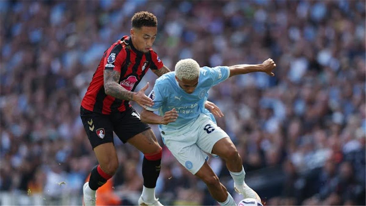 مانشستر سيتي يفتتح موسمه الجديد بفوز درامي أمام بورنموث بالدوري الإنجليزي