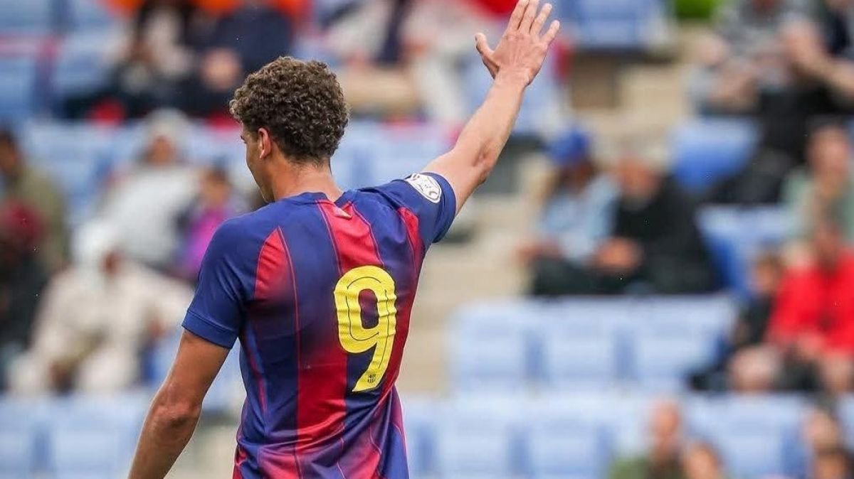 هانزي فليك يمنح حمزة عبد الكريم بطاقة العبور للفريق الأول ببرشلونة