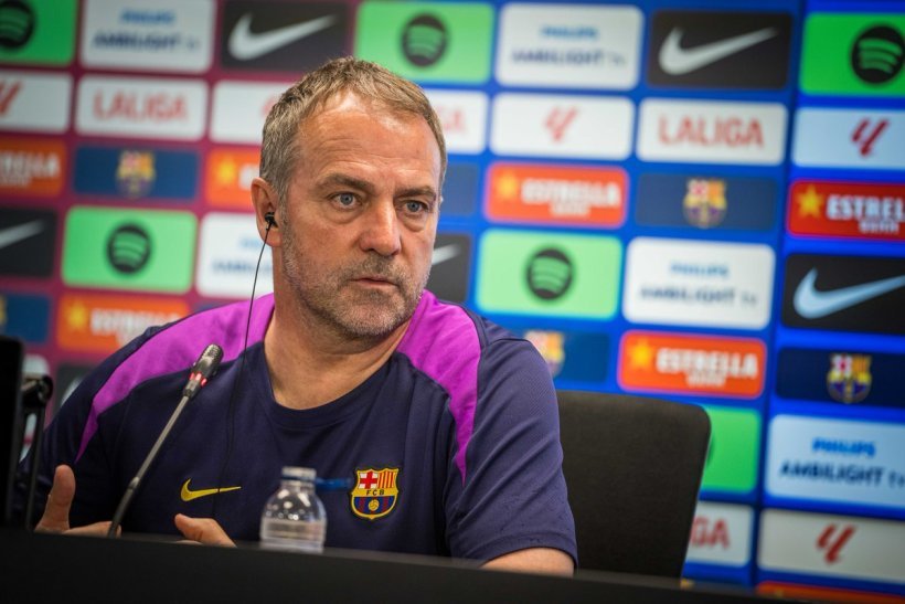 هانزي فليك يوجه طلب لجماهير برشلونة في مباراة الأهلي بكأس خوان جامبر