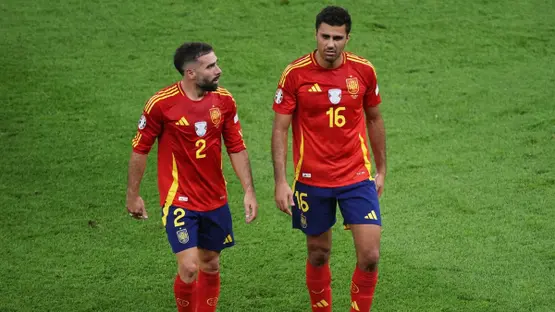 الكشف عن حقيقة نصيحة كارفاخال لـ رودري بعدم الانتقال إلى ريال مدريد