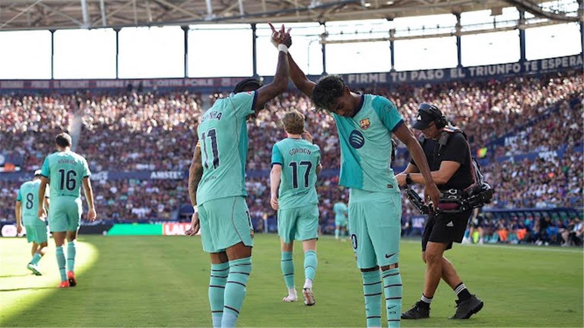 برشلونة يحقق فوز مثير أمام ليفانتي ويثبت أقدامه في صدارة الدوري الإسباني