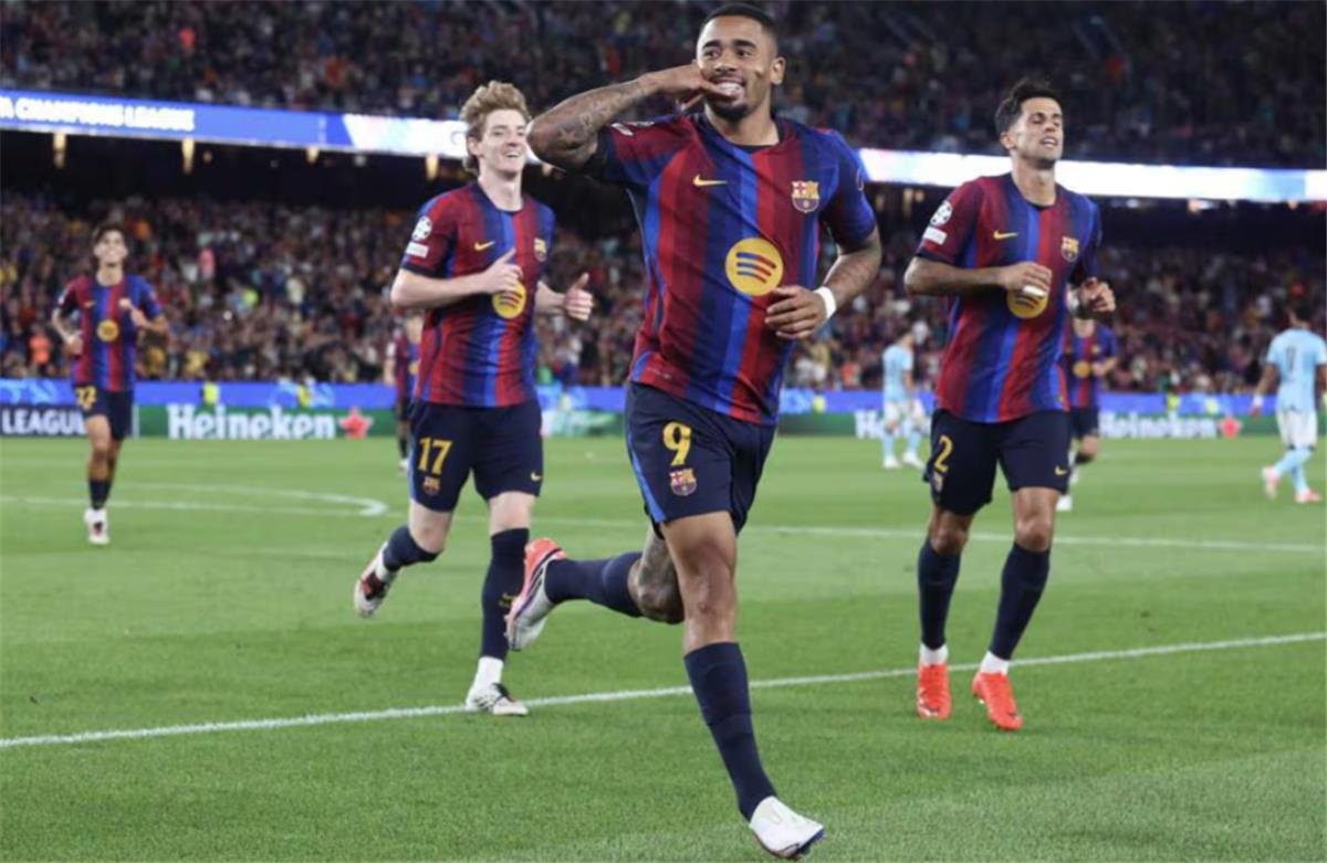 برشلونة يفوز بخماسية أمام فينورد في دوري أبطال أوروبا