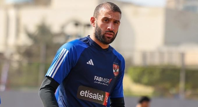 كواليس وأسرار رحيل عمر كمال عبد الواحد عن الأهلي وخلافه مع الحسين عموتة