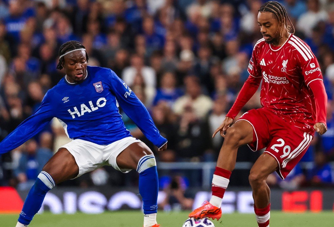 ليفربول يحقق فوز ثمين على حساب إيبسويتش تاون في الدوري الإنجليزي