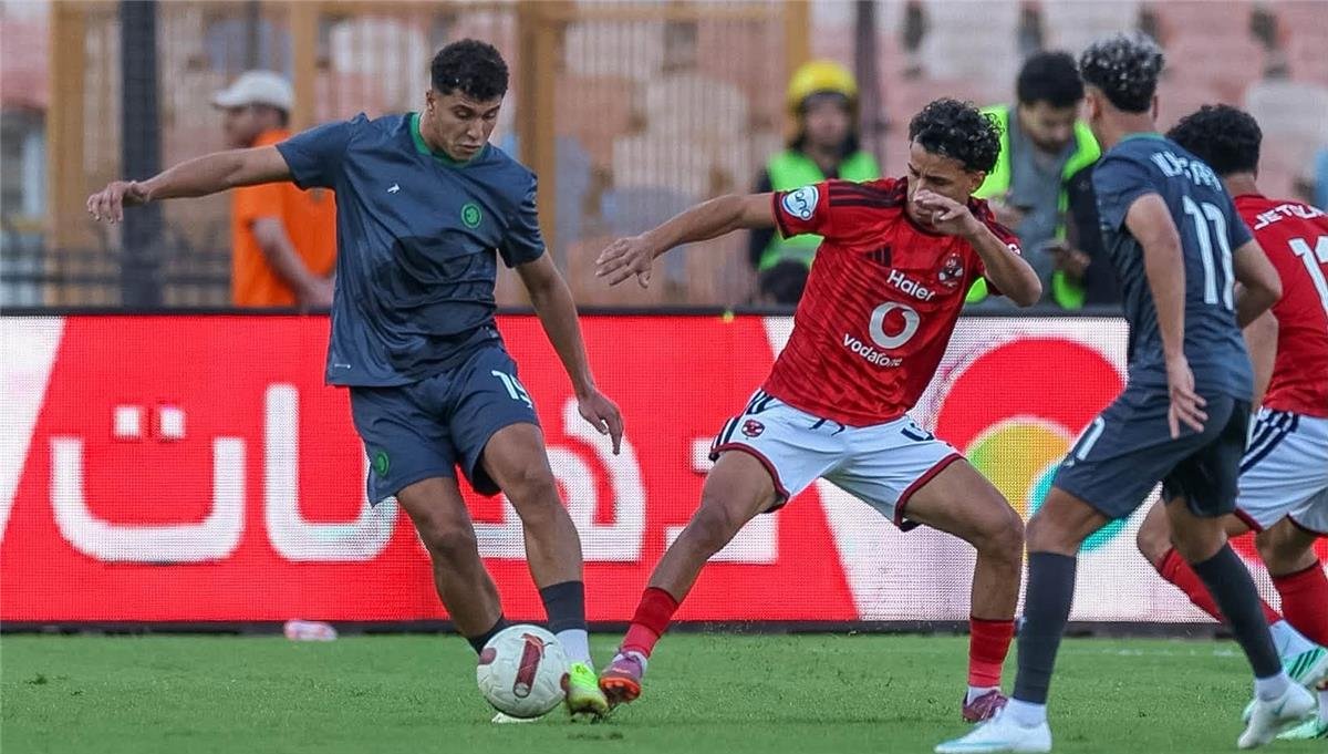 الأهلي يقتنص فوز ثمين أمام مودرن سبورت ويواصل مطاردة قمة الدوري