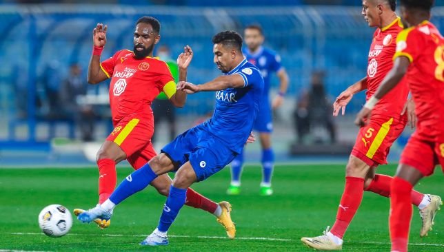 القادسية يتحدى الهلال في قمة نارية تخطف أنظار دوري روشن