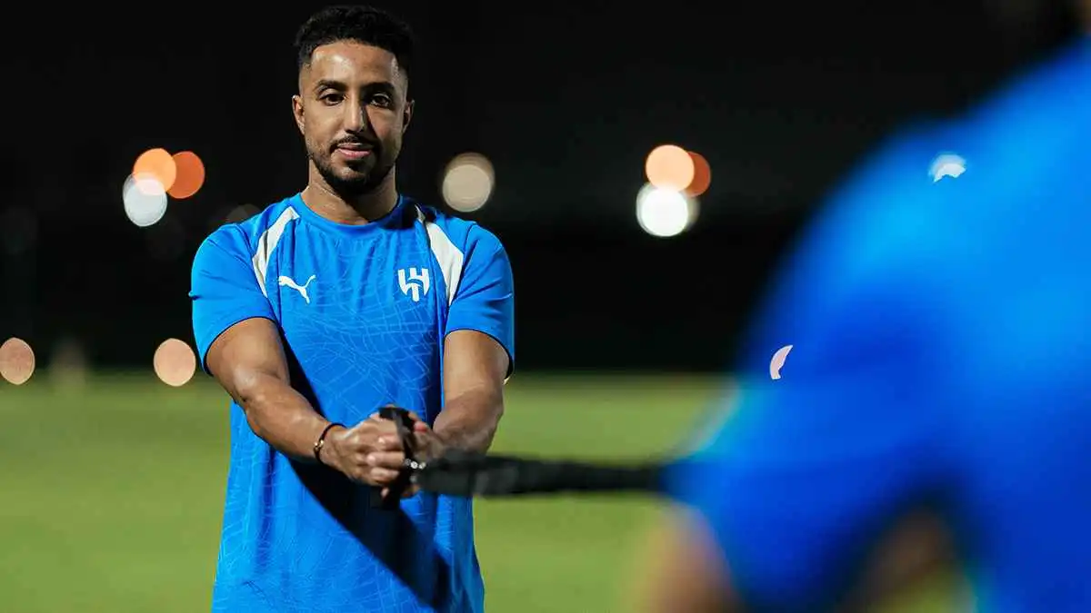 تراجع مفاجئ يضع أسطورة الهلال في مرمى الجدل بسبب سالم الدوسري