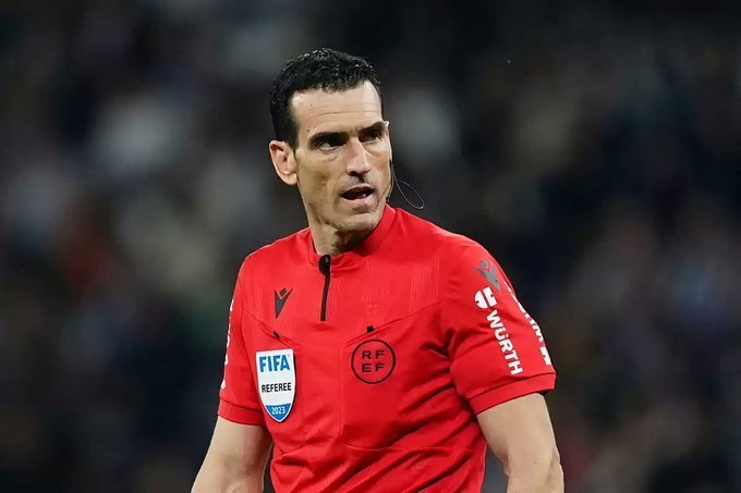 تعرف على حكم موقعة الكلاسيكو بين ريال مدريد وبرشلونة