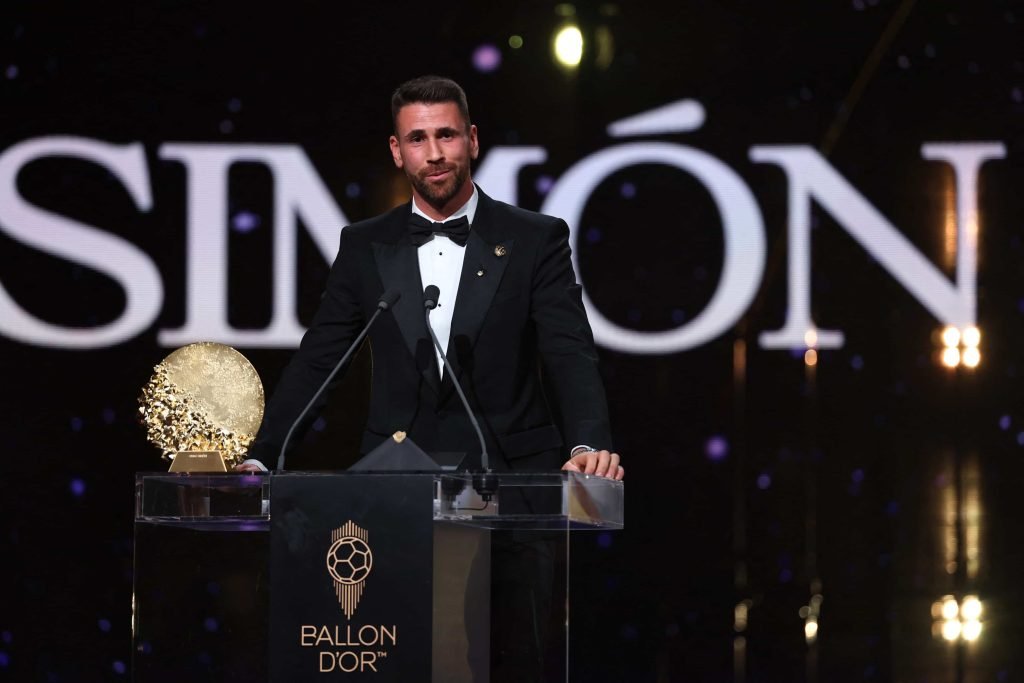 رسمياً.. أوناي سيمون يفوز بجائزة ياشين كأفضل حارس 2026