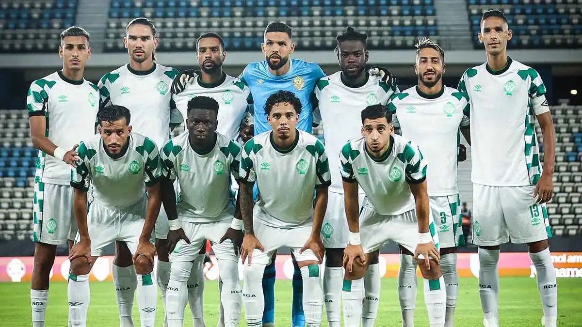 لماذا بدأ الرجاء المغربي مرحلة إعادة الهيكلة المالية وتسوية النزاعات؟