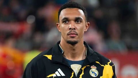 ليفربول يحسم الجدل حول عودة أرنولد وريال مدريد يترقب مصير مدافعه