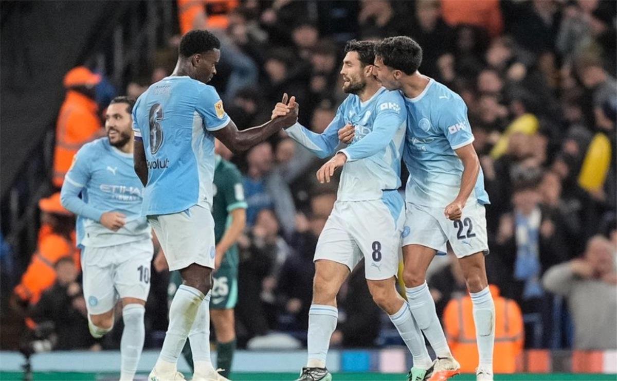 مانشستر سيتي يتخطى برايتون بركلات الترجيح ويعبر إلى ربع نهائي كأس الرابطة